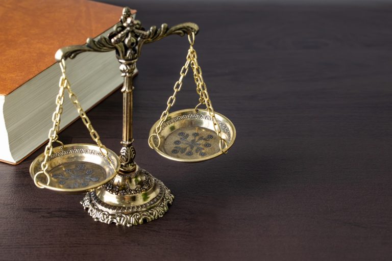 倉庫業法とは？倉庫業を営むときに必要な許可や資格を解説