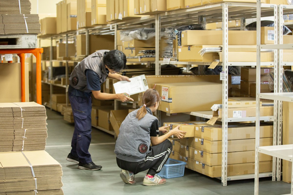 Web通販出荷代行の作業風景
